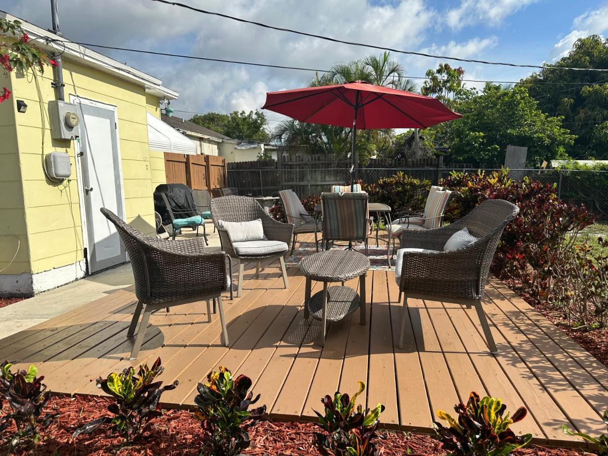 5 Min To Beach Large Living Room Fenced Backyard Bbq Firepit Driveway Boat Parking Lake Worth Beach Buitenkant foto
